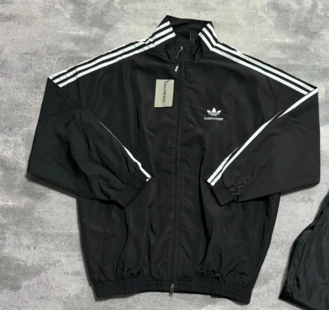 chaquetas-y-polerones-balenciaga-2