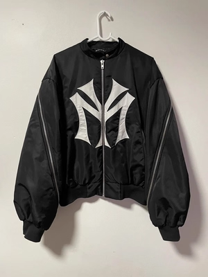 chaquetas-y-polerones-mowalola-1